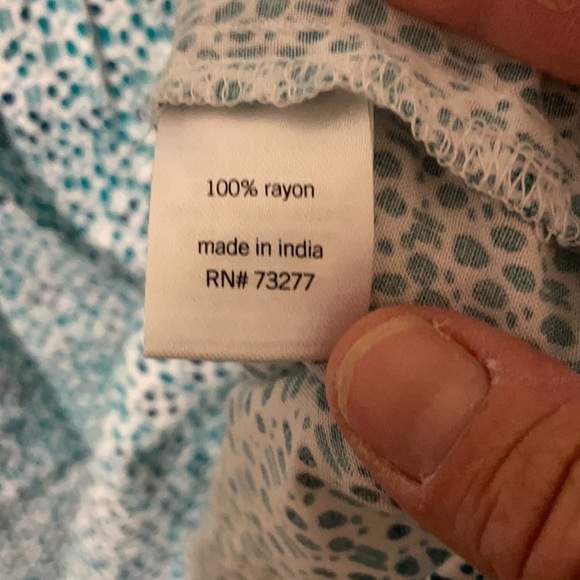 GUC sleeveless women’s top like new - Picture 3 of 5